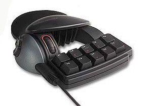 Un contrôleur de jeu avec un mini-clavier.