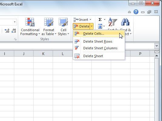 Utilisez Excel's Delete commands to completely eliminate cells and their contents.