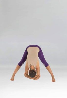 Photographie - Comment faire pencher en avant la règle propagation pattes (prasarita pada uttanasana) dans le yoga