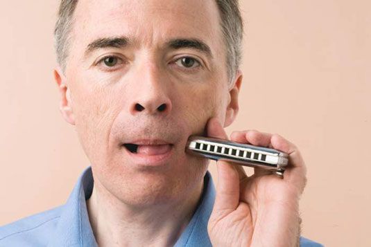 Comment former une embouchure langue-bloc sur l'harmonica