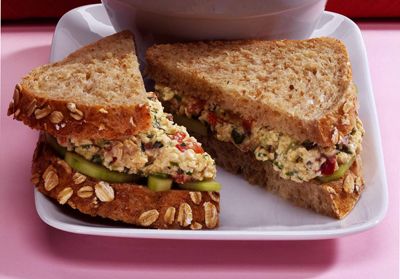 Photographie - Comment faire un sandwich à la salade eggless