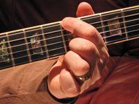 Photographie - Comment accorder une guitare à se utilisant la méthode de cinquième frette