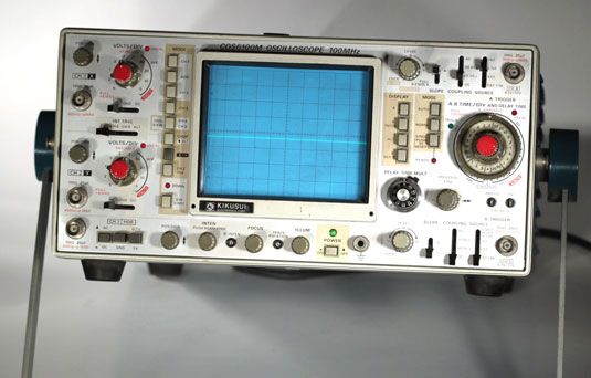 Photographie - Mesurer les ondes électroniques: aperçu de l'oscilloscope