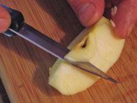 Peeling et carottage une pomme