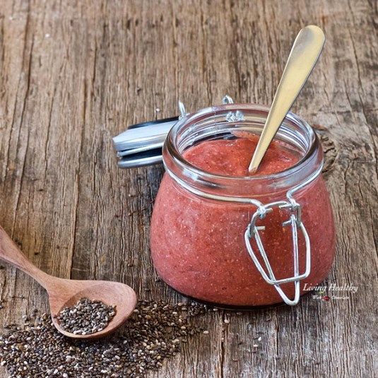 Photographie - Recette pour paléo fraise-mangue confiture de graines de chia (sans sucre)