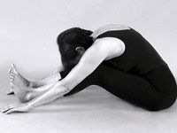 La courbure de l'avant dans le yoga