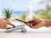 Écran tactile et lecture NFC révolutionnent les paiements à La Réunion