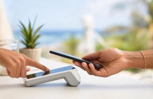 Écran tactile et lecture NFC révolutionnent les paiements à La Réunion