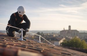 Pose de lignes de vie à Pamiers par votre couvreur expert en sécurité
